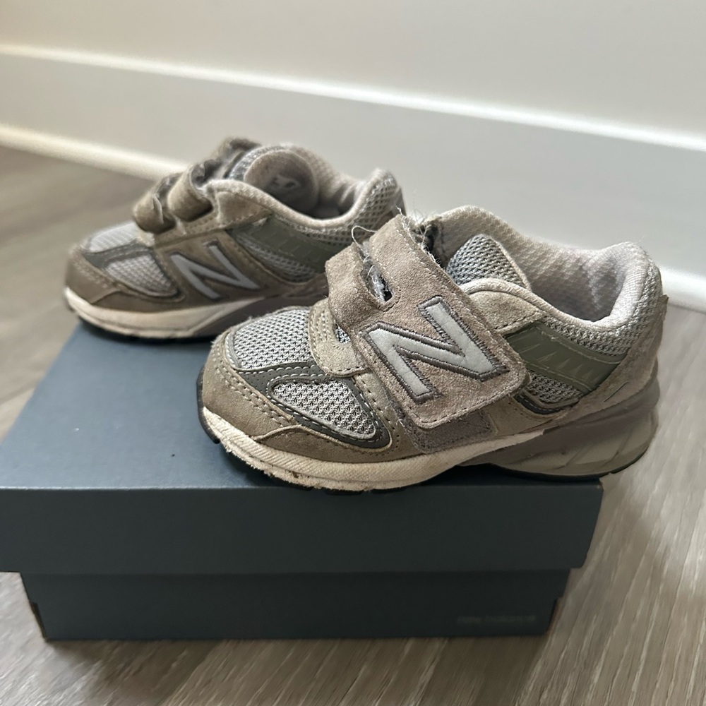 New Balance 990 v5 Kids Size 5w
